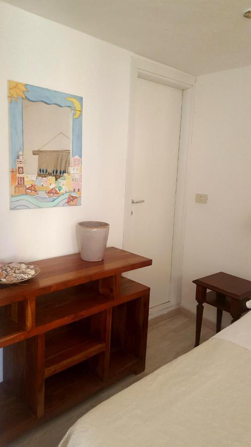 La Casa Sugli Archi Hotel Ponza Buitenkant foto