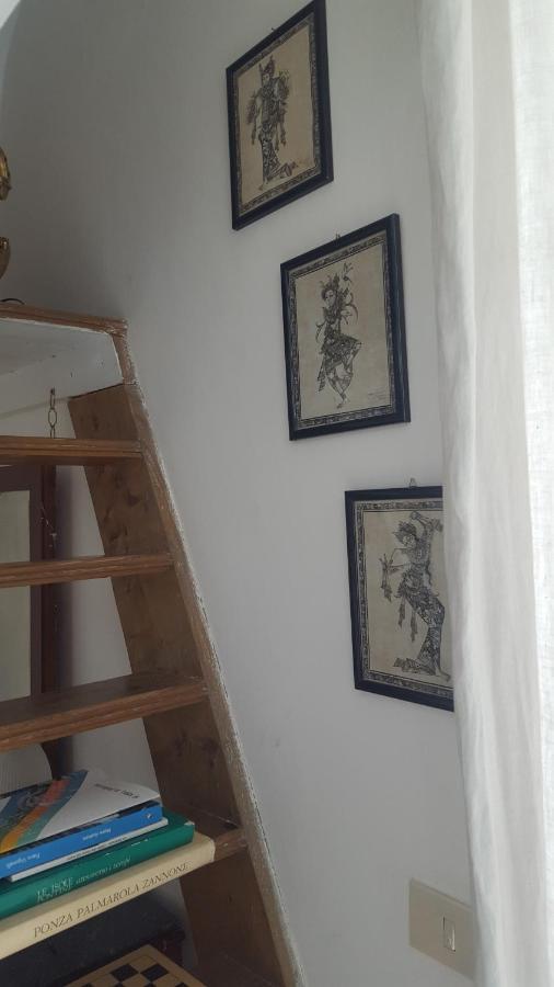 La Casa Sugli Archi Hotel Ponza Buitenkant foto