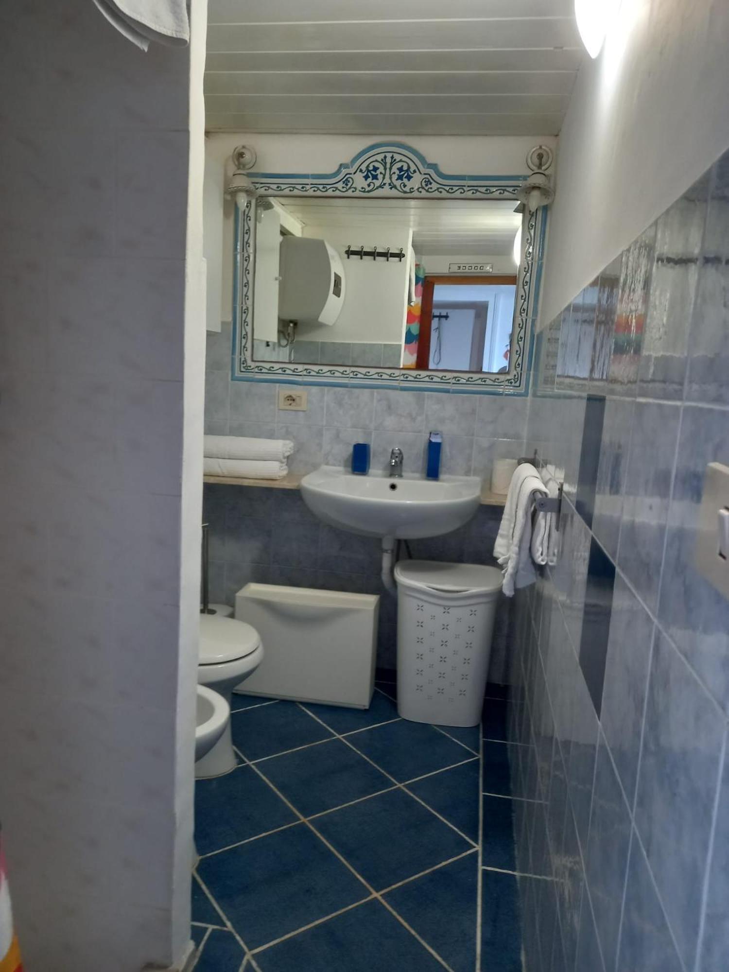 La Casa Sugli Archi Hotel Ponza Buitenkant foto