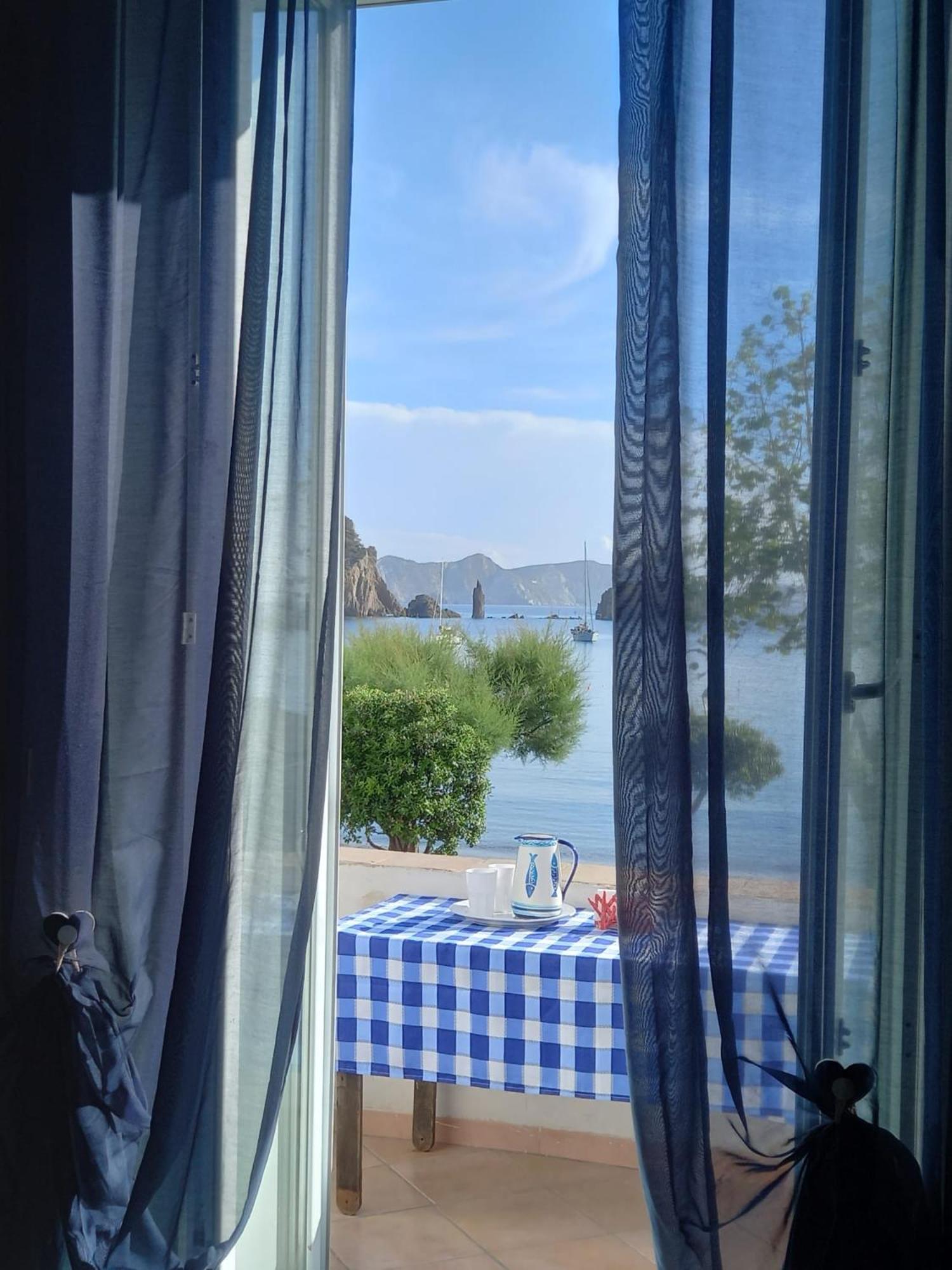 La Casa Sugli Archi Hotel Ponza Buitenkant foto