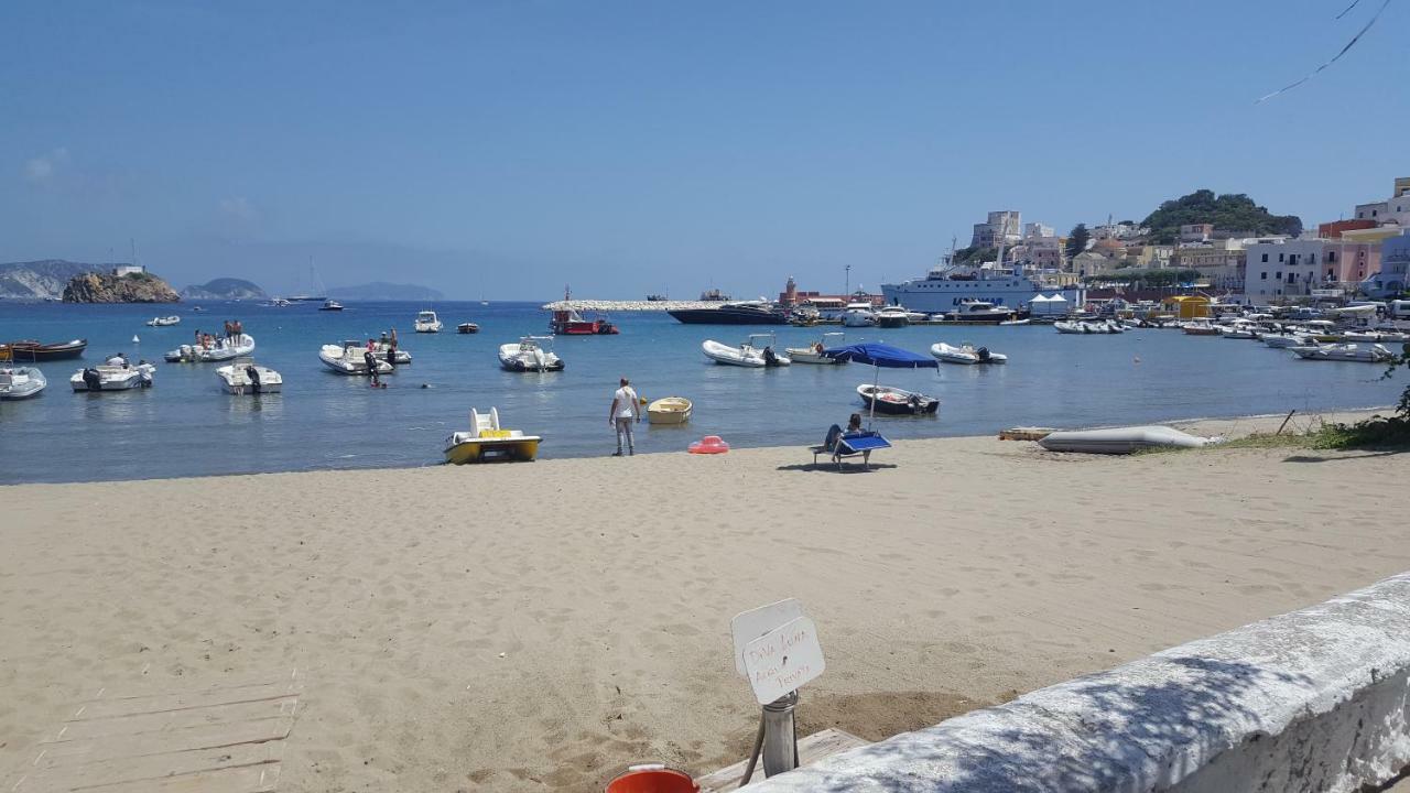 La Casa Sugli Archi Hotel Ponza Buitenkant foto