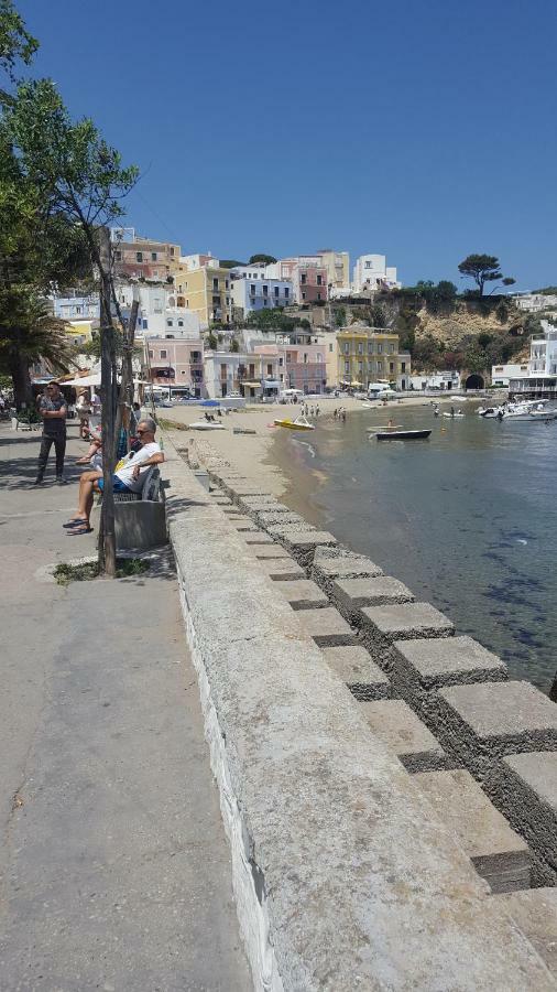 La Casa Sugli Archi Hotel Ponza Buitenkant foto